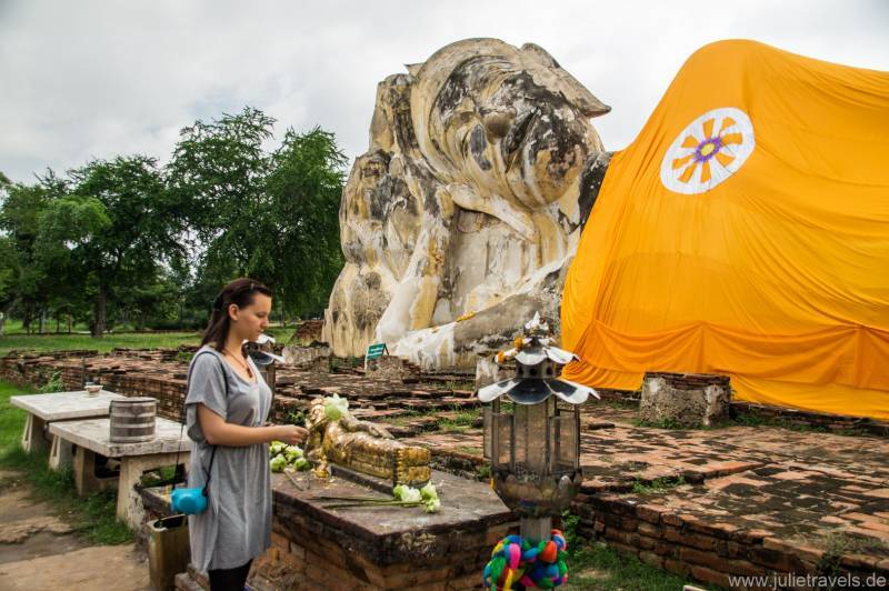 Phra Buddha Sai Yat (The Reclining Buddha) 2